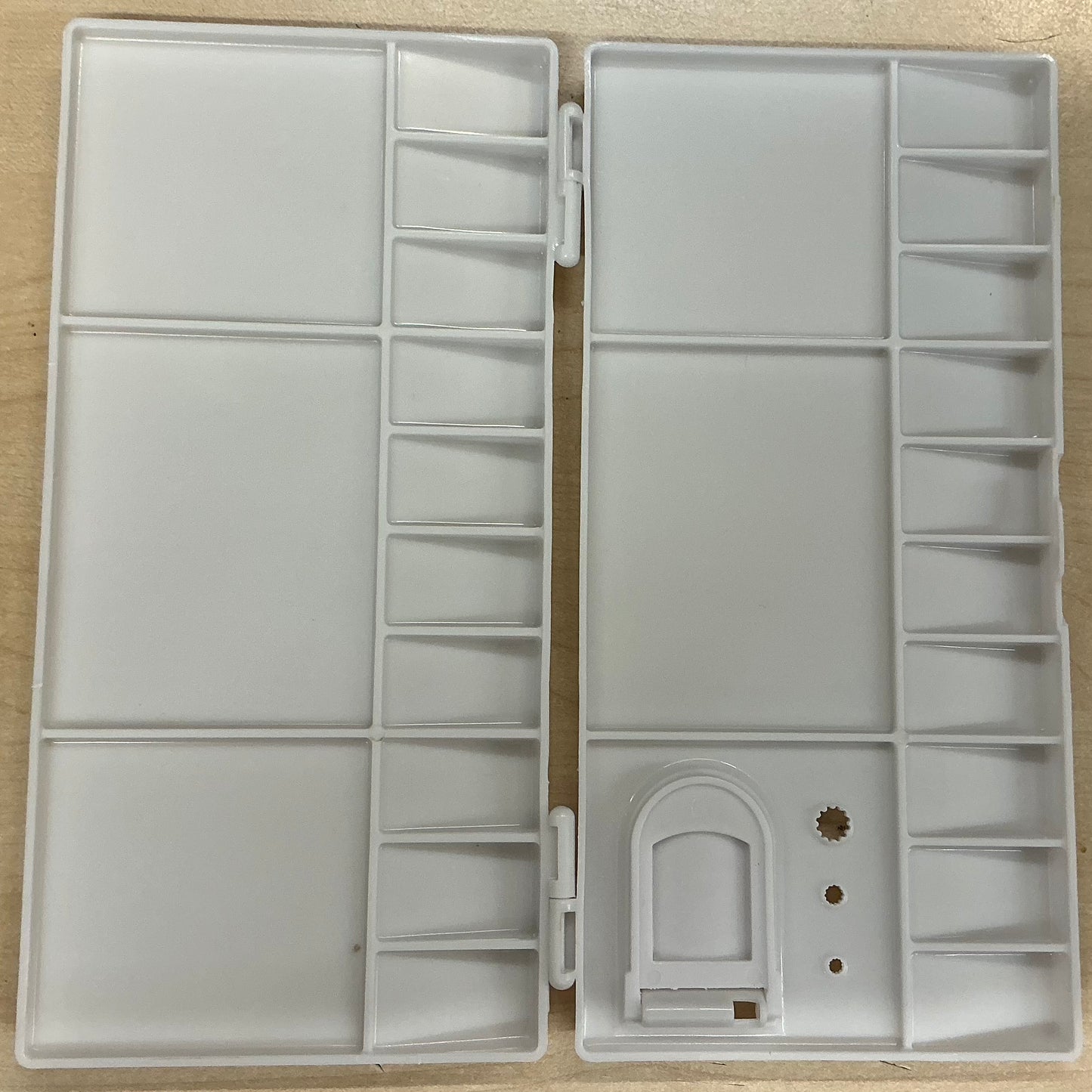 Square Plastic Watercolour Palette (20 Wells)